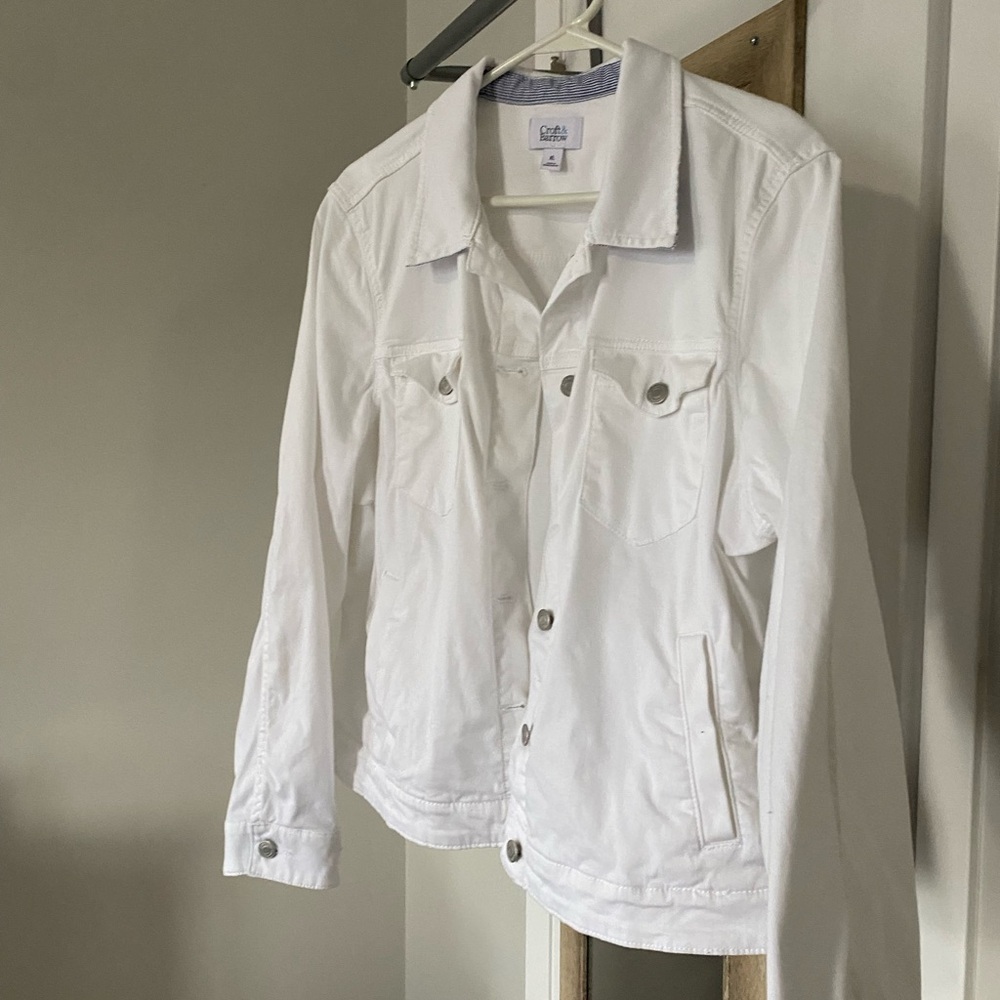 White Denim Jean Jacket with Classic Trucker Style